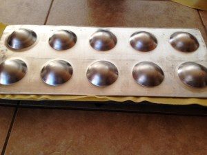 I basically stand on this thing and still have to crimp the pastas sides with a fork. Maybe I am a weeny.